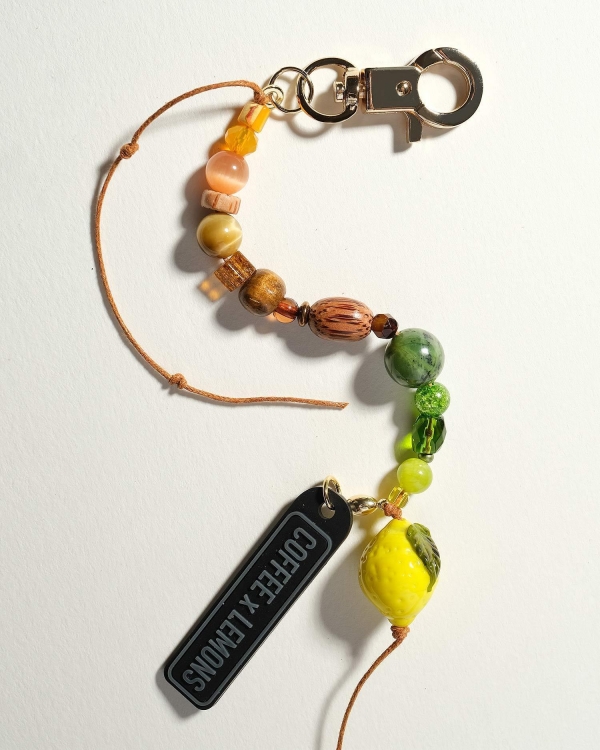 Обвес на сумку в виде лимона из бусин ручной работы CAPRI KEYCHAIN GOLD