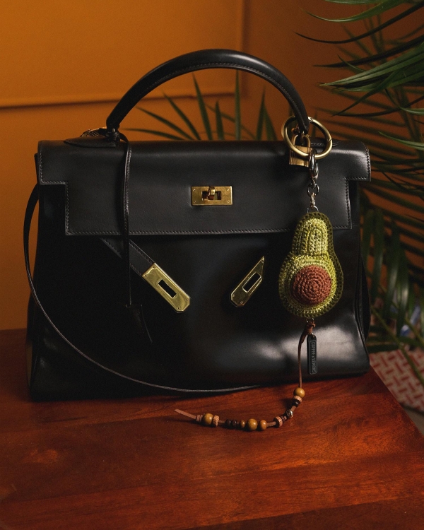 Брелок на сумку с авокадо COFFEE X LEMONS и QUEENS