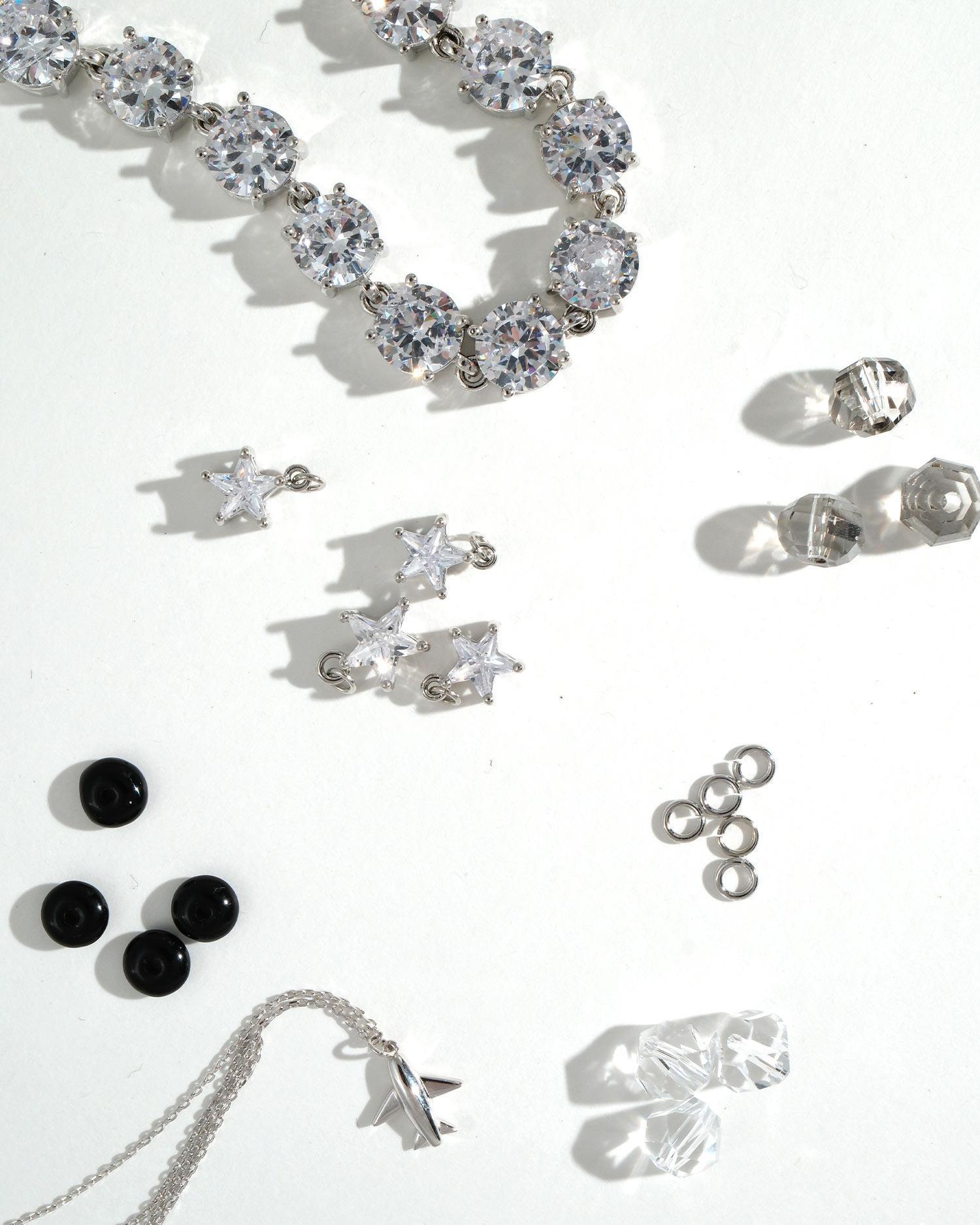 Серебряное колье из чешского стекла с самолетиком (shop_cxl_146437.jpg) Серебряное колье из чешского стекла с самолетиком