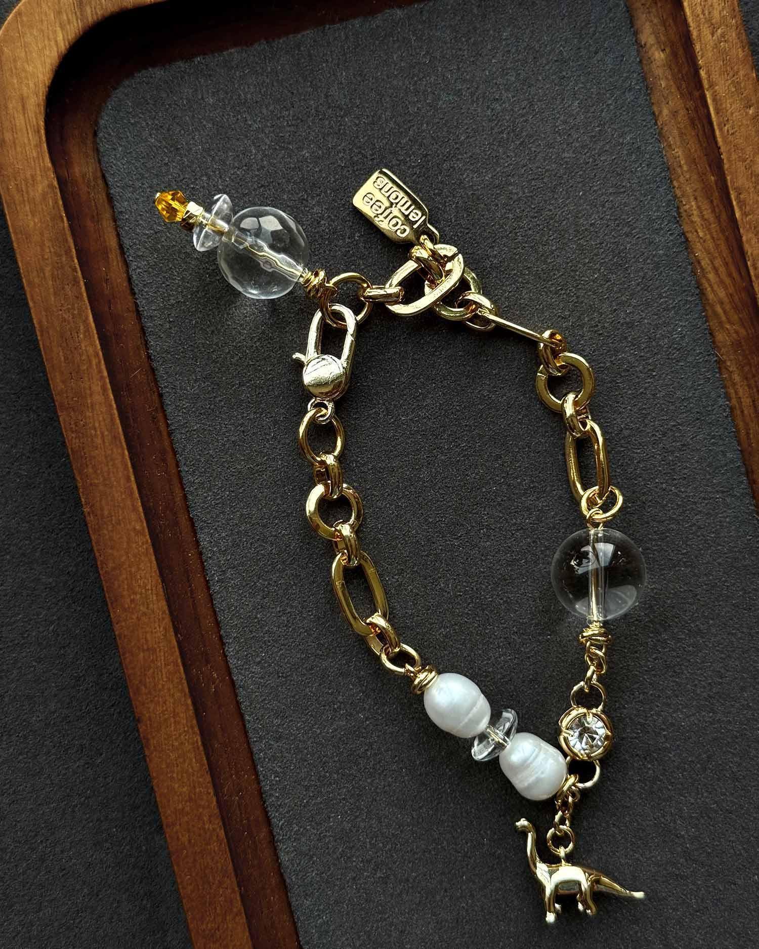 Браслет с золотым динозавром и горным хрусталем DINO PARK GOLD от COFFEE x LEMONS (shop_cxl_20.jpg) Браслет с золотым динозавром и горным хрусталем DINO PARK GOLD от COFFEE x LEMONS