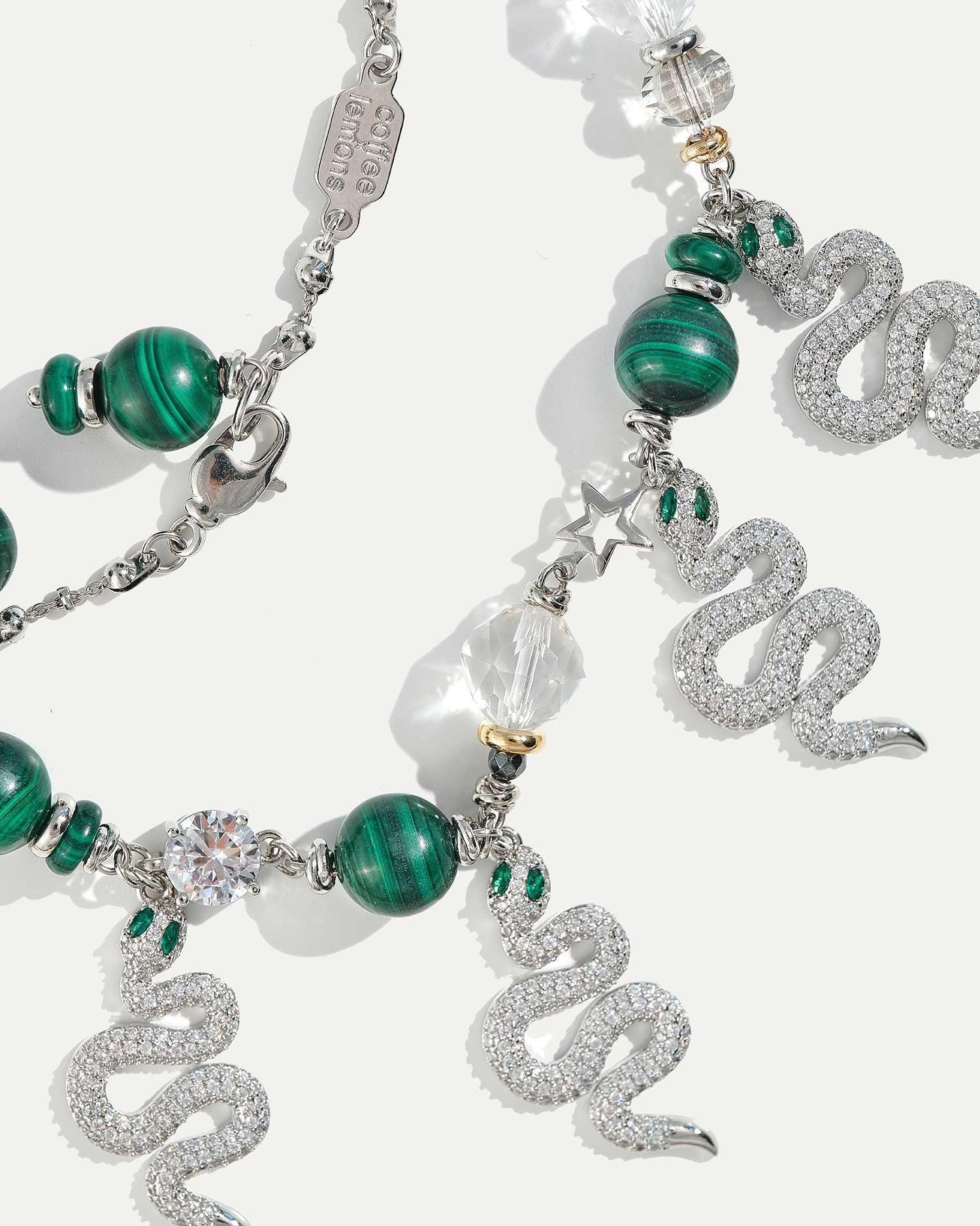 Серебряное колье ручной работы с малахитом и змеями отделанных фианитами COFFEE x LEMONS