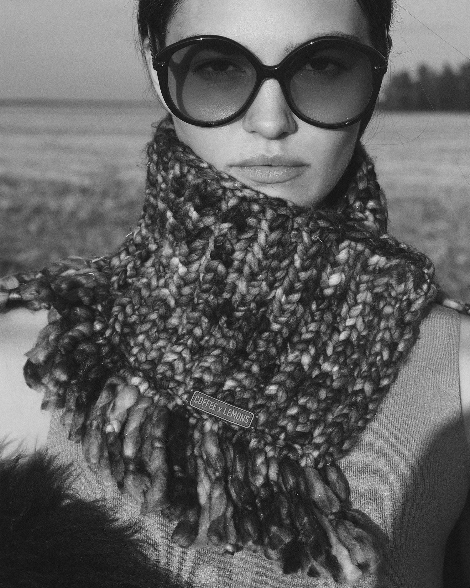 Теплый шарф цвета фуксия от бренда COFFEE x LEMONS