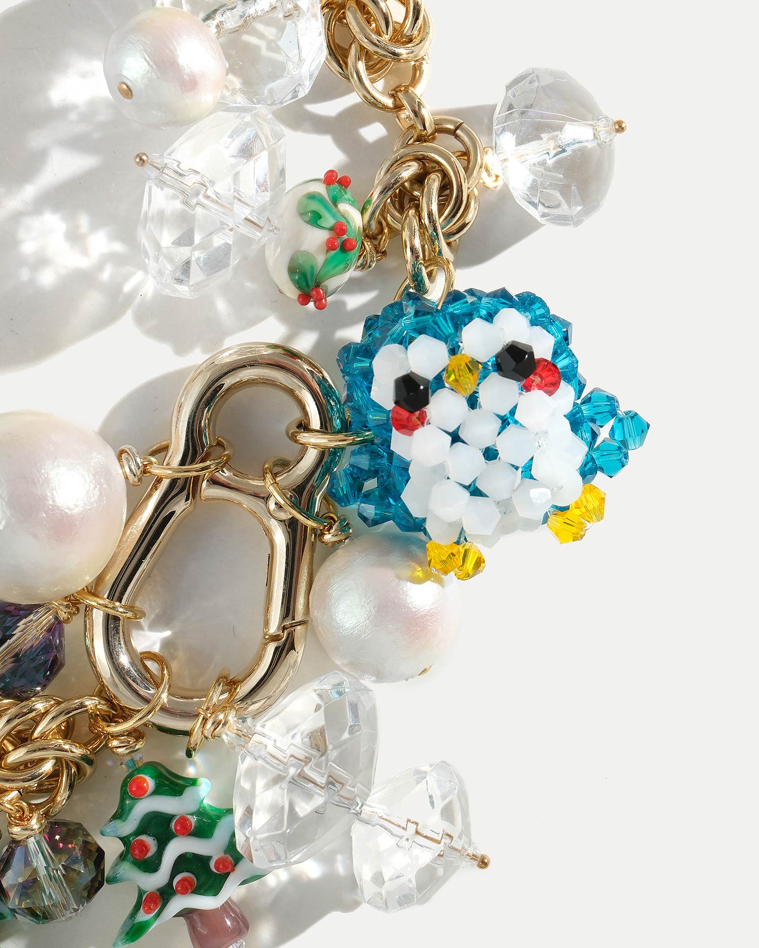 Брелок на сумку в новогоднем стиле с пингвином и Сантой