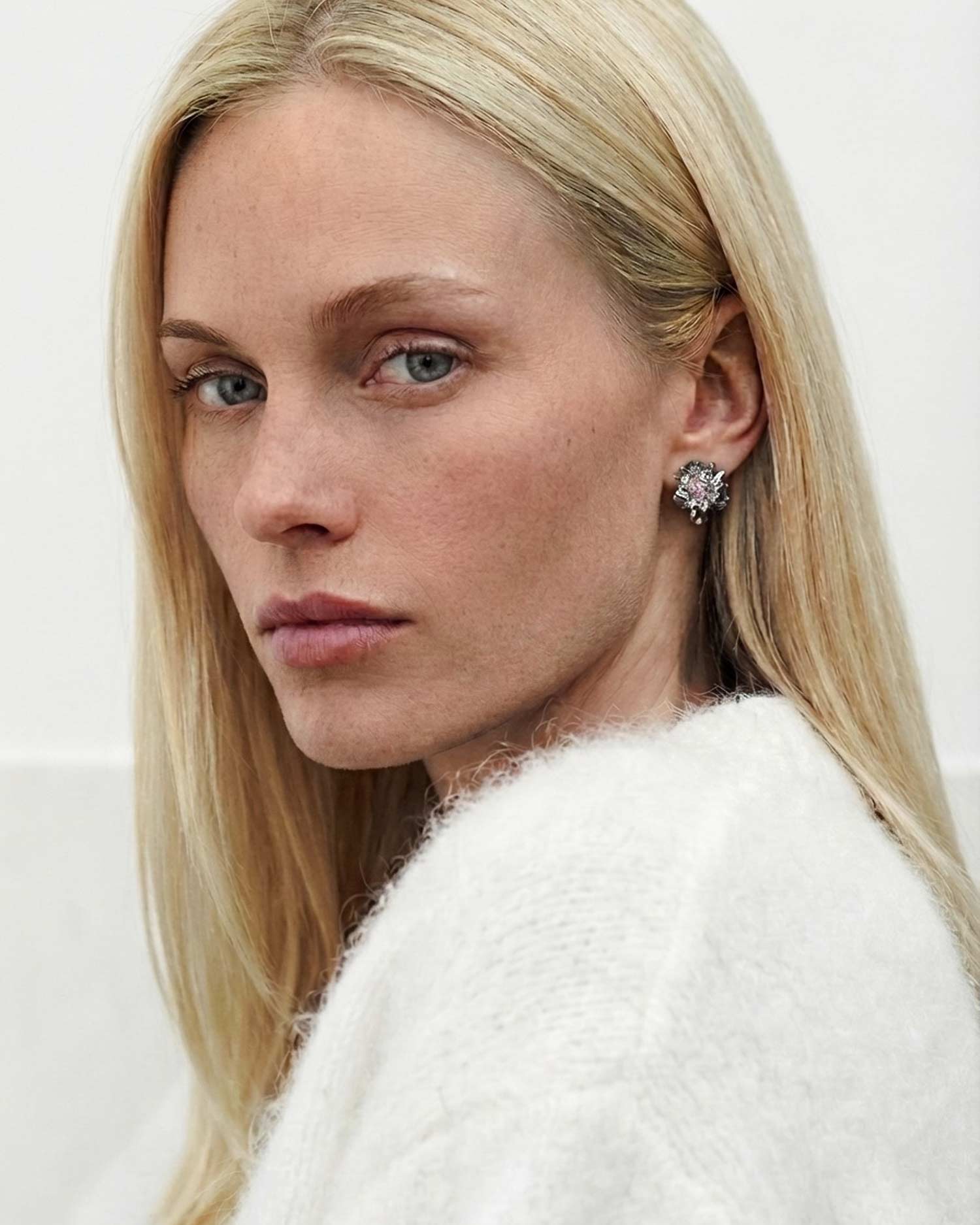 Серьги ручной работы с розовым фианитом от COFFEE x LEMONS