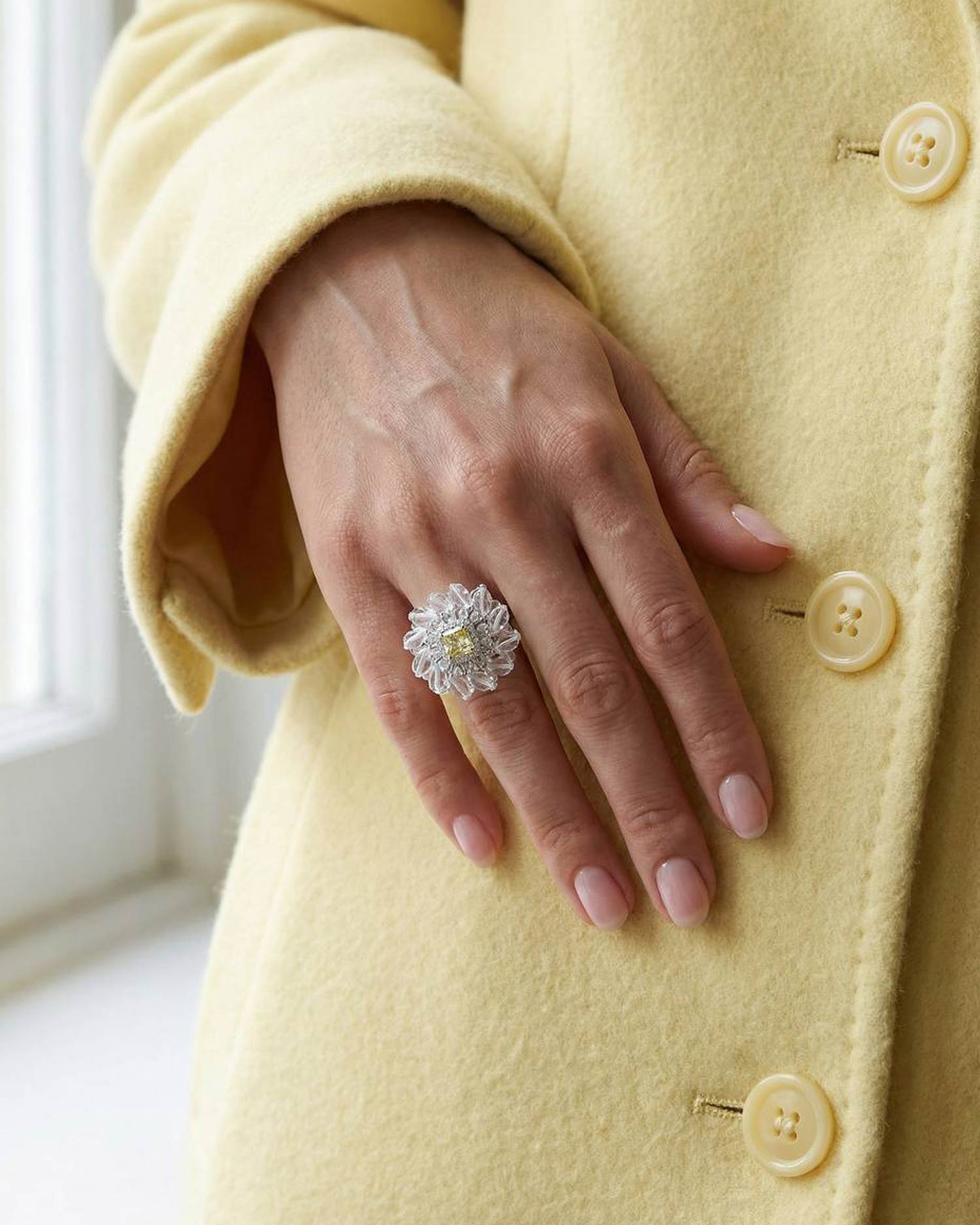 Кольцо из фианитов в виде цветка COFFEE x LEMONS 