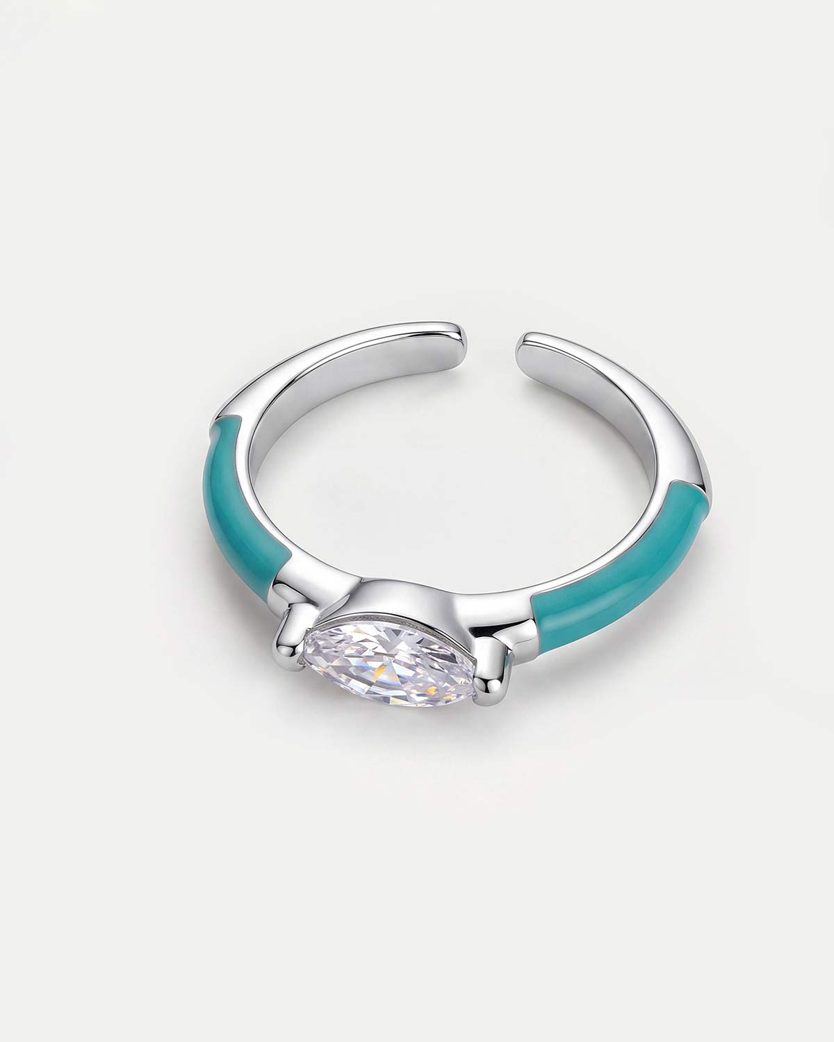 Серебристое кольцо с голубой эмалью и фианитом огранки маркиз