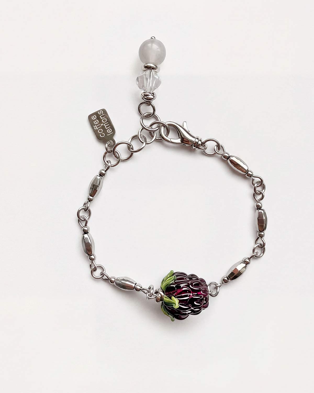 Серебристый браслет с бусиной в виде ежевики от Кофе Лемонс