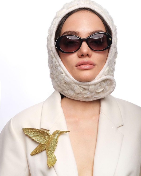 Чепчик белого цвета с объемной вышивкой ручной работы от COFFEE x LEMONS (shop_cxl_24.jpg) Чепчик белого цвета с объемной вышивкой ручной работы от COFFEE x LEMONS