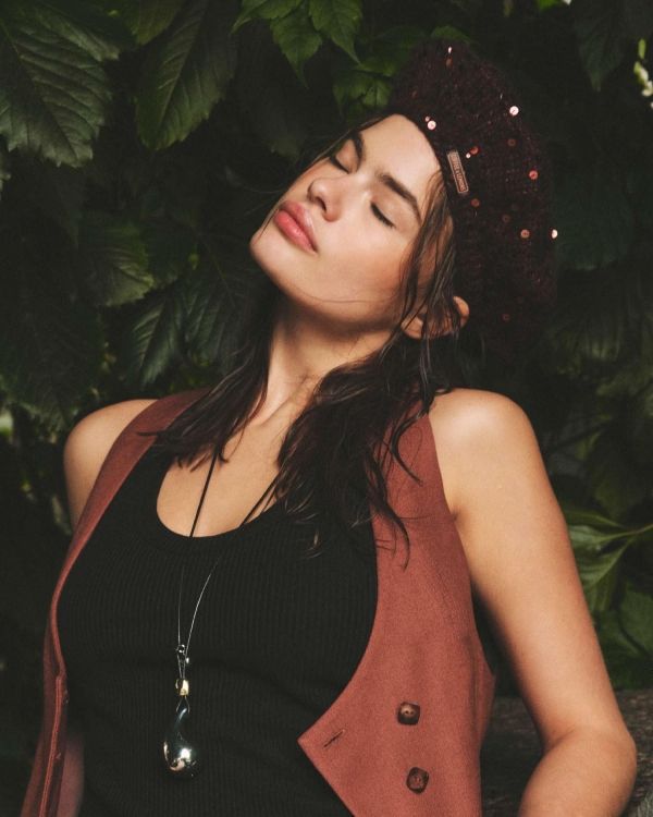 Теплый коричневый берет БОНЖУР с пайетками ручной работы из шерсти мериноса от COFFEE x LEMONS