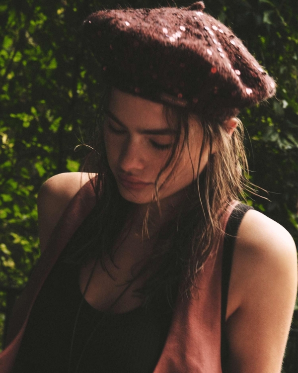 Коричневый берет БОНЖУР с пайетками ручной работы by COFFEE x LEMONS