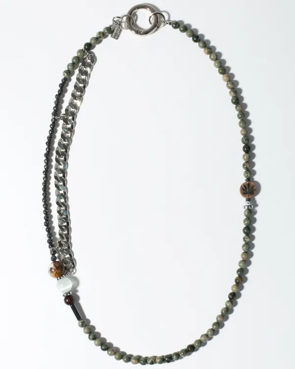 Зеленое колье с коноплей из зеленого опала