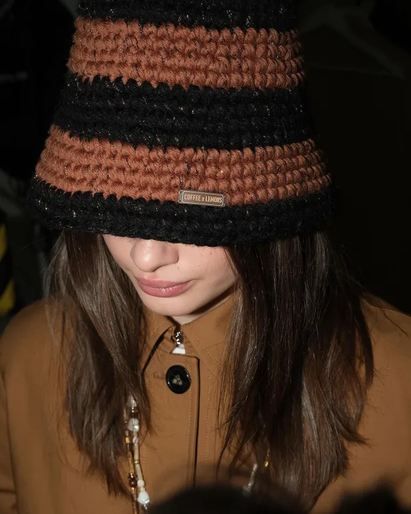 Вязаная шляпа коричнево-черная COFFEE x LEMONS ODRY BROWN STRIPES