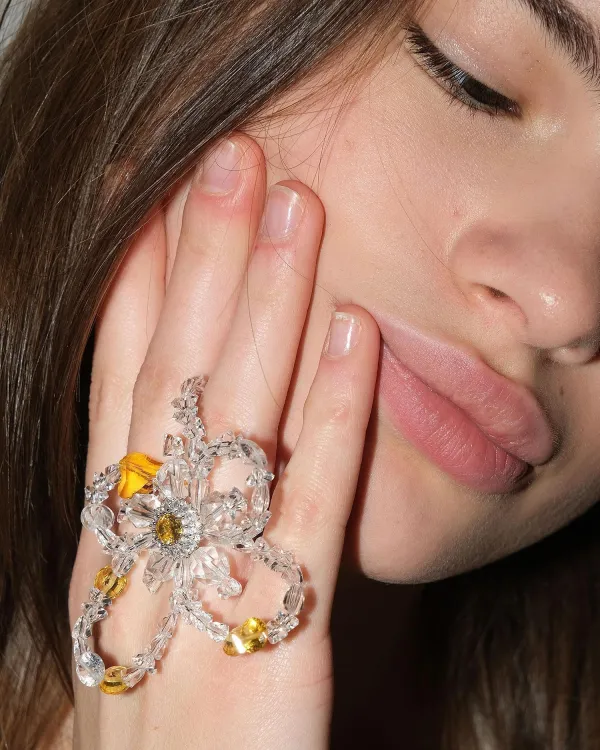 Кольцо YELLOW HEART с желтым кристаллом Swarovski в виде цветочка by COFFEE x LEMONS