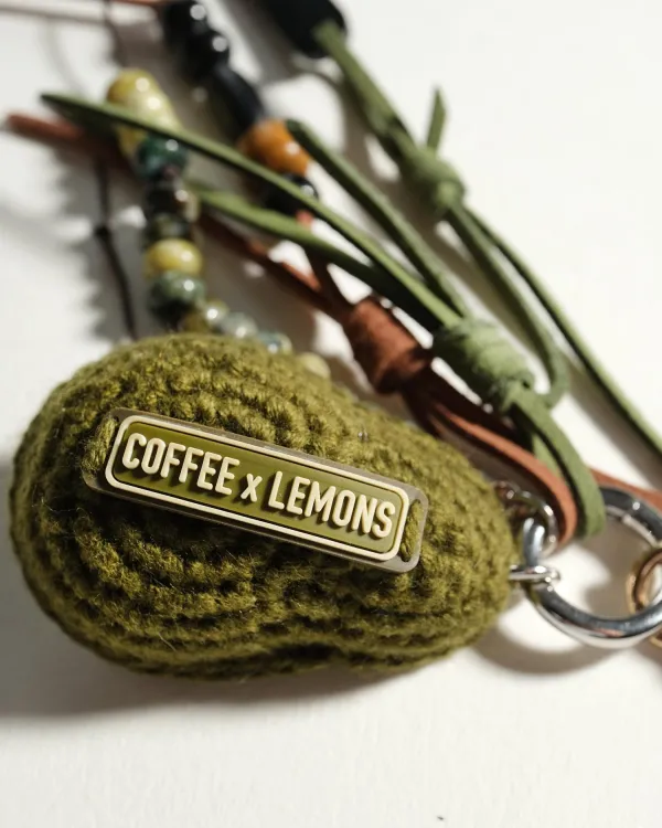 Брелок на сумку с авокадо вязанный AVOCADO MINI COFFEE X LEMONS