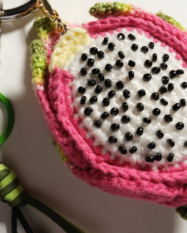 Обвес на сумку с вязанной питахайей ручной работы DRAGON FRUIT COFFEE X LEMONS