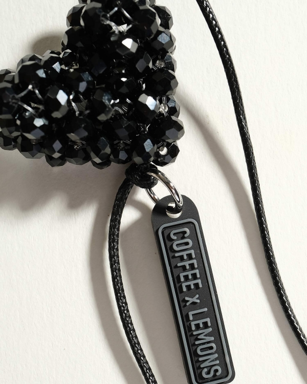 Обвес для сумки ручной в виде черного сердца KEYCHAIN BLACK HEART от COFFEE x LEMONS