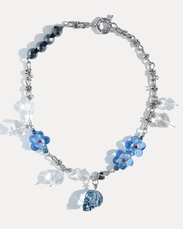 Серебренное колье с синим хрустальным черепом и кристаллами SWAROVSKI на Хэллоуин от COFFEE x LEMONS