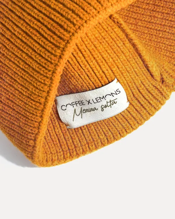 Горчичная теплая шапка связанная из шерсти мериноса от COFFEE x LEMONS