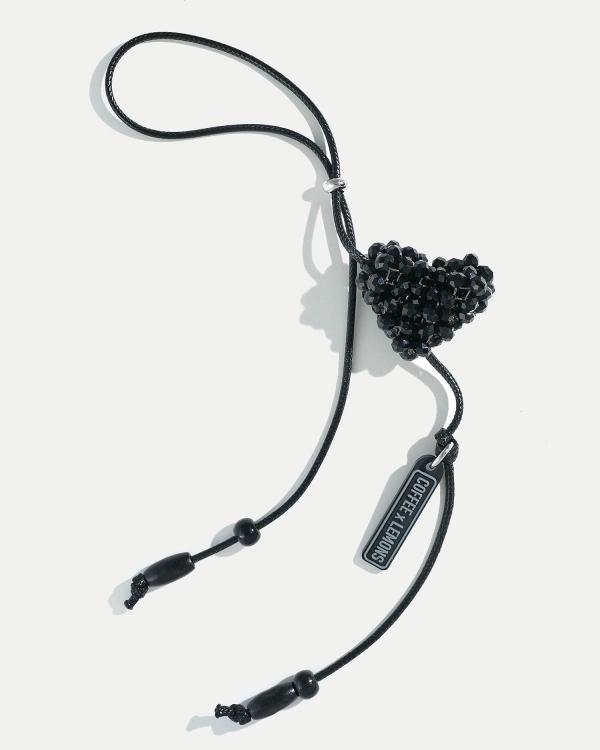 Брелок для сумки ручной в виде черного сердца KEYCHAIN BLACK HEART от COFFEE x LEMONS
