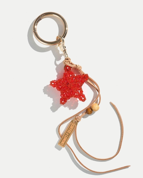Брелок RED STAR KEYCHAIN в виде красной морской звезды от COFFEE x LEMONS
