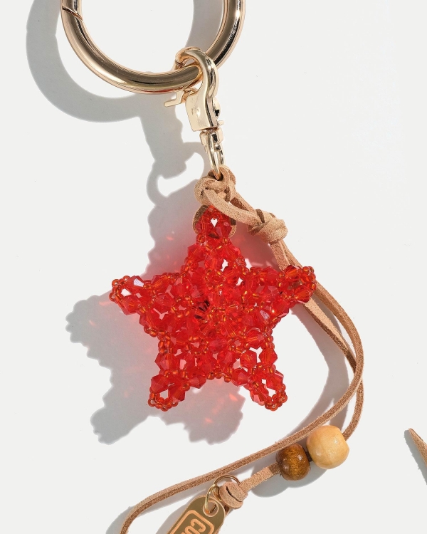 Украшение на сумку RED STAR KEYCHAIN в виде красной морской звезды от COFFEE x LEMONS