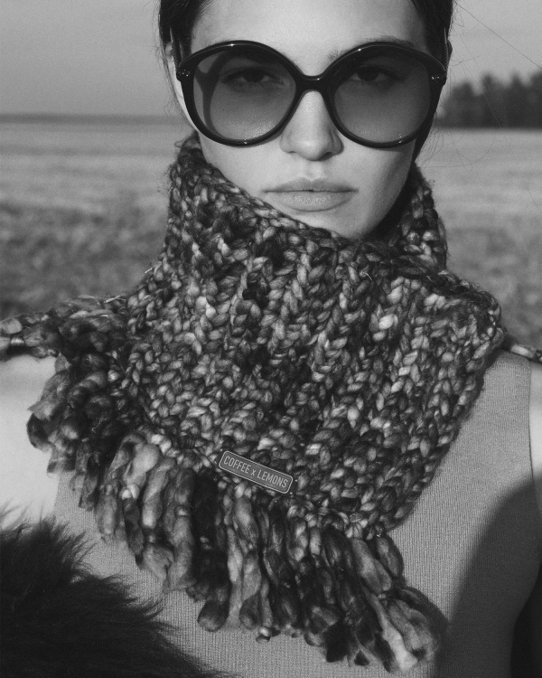 Теплый шарф цвета фуксия от бренда COFFEE x LEMONS