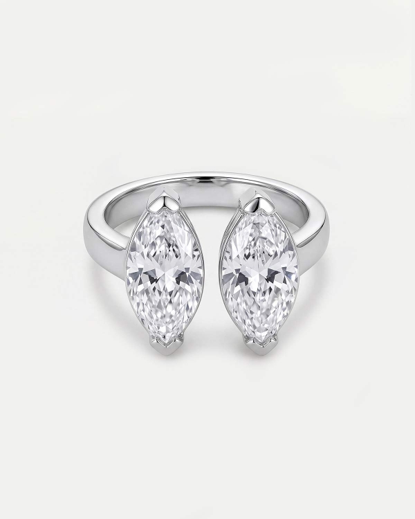 Серебристое регулирующееся кольцо с двоенными фианитами