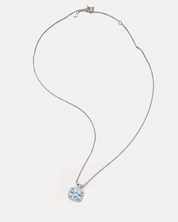 Минималистичное колье на тонкой серебристой цепи с голубым фианитом