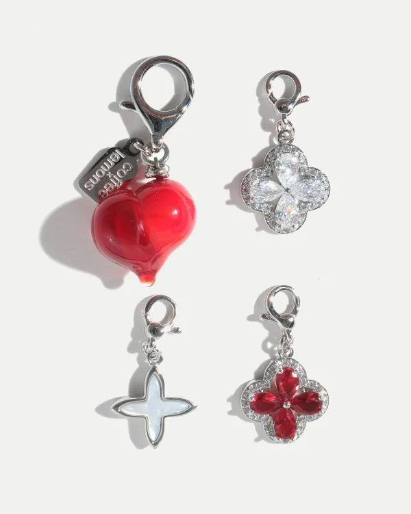 Набор подвесок с красным сердечком и клеверами в стиле Van Cleef